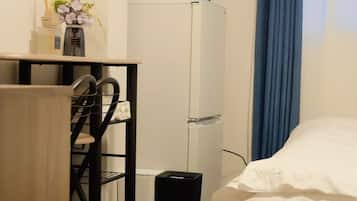 Junior Double Room, 1 Double Bed, Non Smoking, Private Bathroom | Blackout drapes, free WiFi