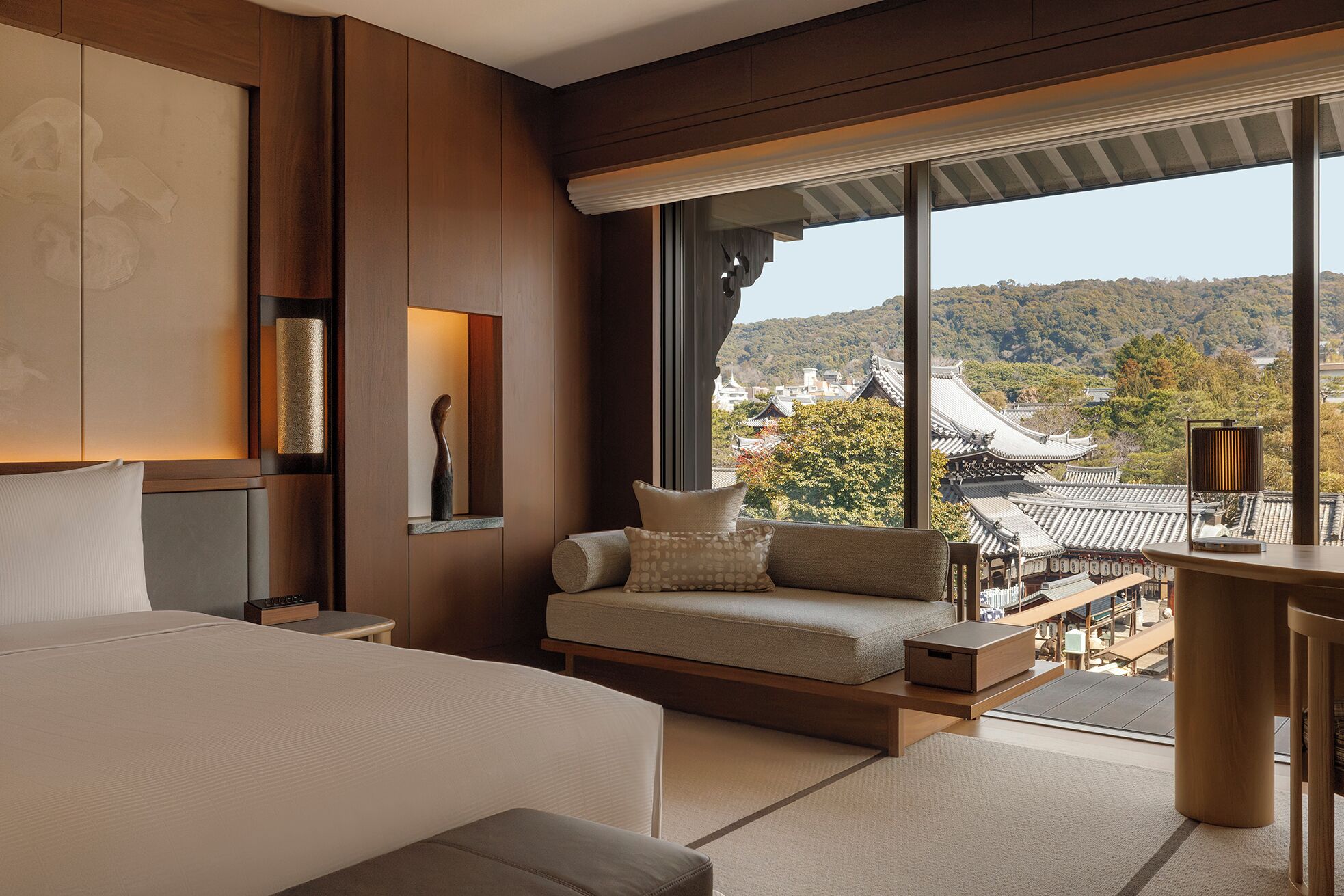 Premier Room, 1 King Bed (Temple) | Free minibar items, in-room safe, free cribs/infant beds, bed sheets