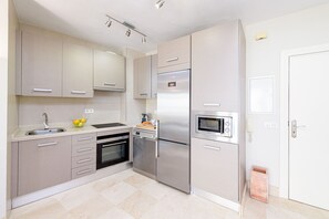 Fridge, microwave, oven, stovetop - Maestranza - Holiday rental Malaga city (Málaga)