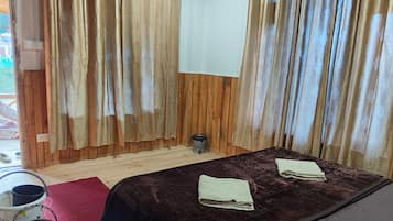 Deluxe Room, Mountain View | Rollaway beds, free WiFi, bed sheets