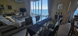 Dining - Modern 3BR Apartment with Panoramic Views (Sliema)