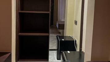 Desk, laptop workspace, iron/ironing board, free WiFi