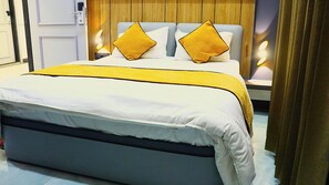 Deluxe Room | Desk, laptop workspace, iron/ironing board, free WiFi - Hotel Shri Ram Ratan Inn (Ayodhya)