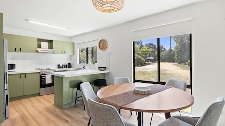 Fridge, microwave, oven, stovetop. Glenkeen Farm and Cabins