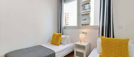 Strykjärn/strykbräda, wi-fi och sängkläder