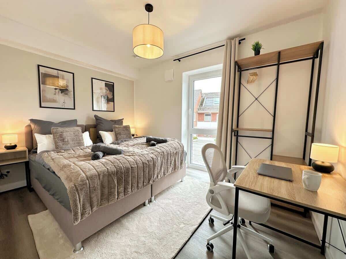 Schreibtisch, WLAN, Bettwäsche