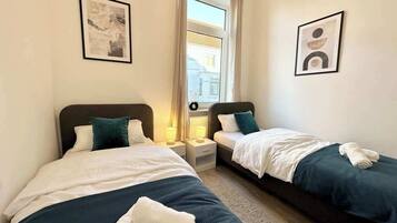 Desk, WiFi, bed sheets