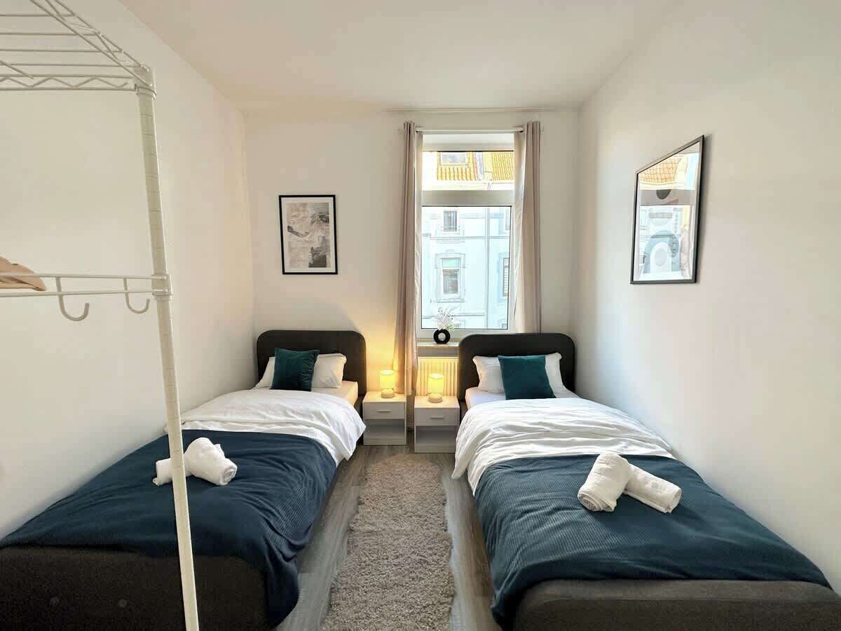 Skrivebord, wi-fi og sengetøy