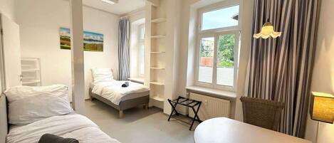 Desk, WiFi, bed sheets