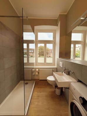 Bathroom - Caesar Apartment - Living with class in the heart of Schwerin (Schwerin)