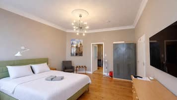 Schreibtisch, Bügeleisen/Bügelbrett, WLAN, Bettwäsche