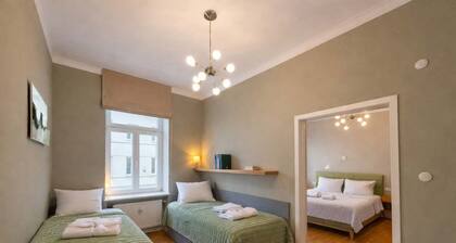 Cäsar - stilvolles Apartment mit zwei Schlafzimmern: Zentral gelegen und familienfreundlich!