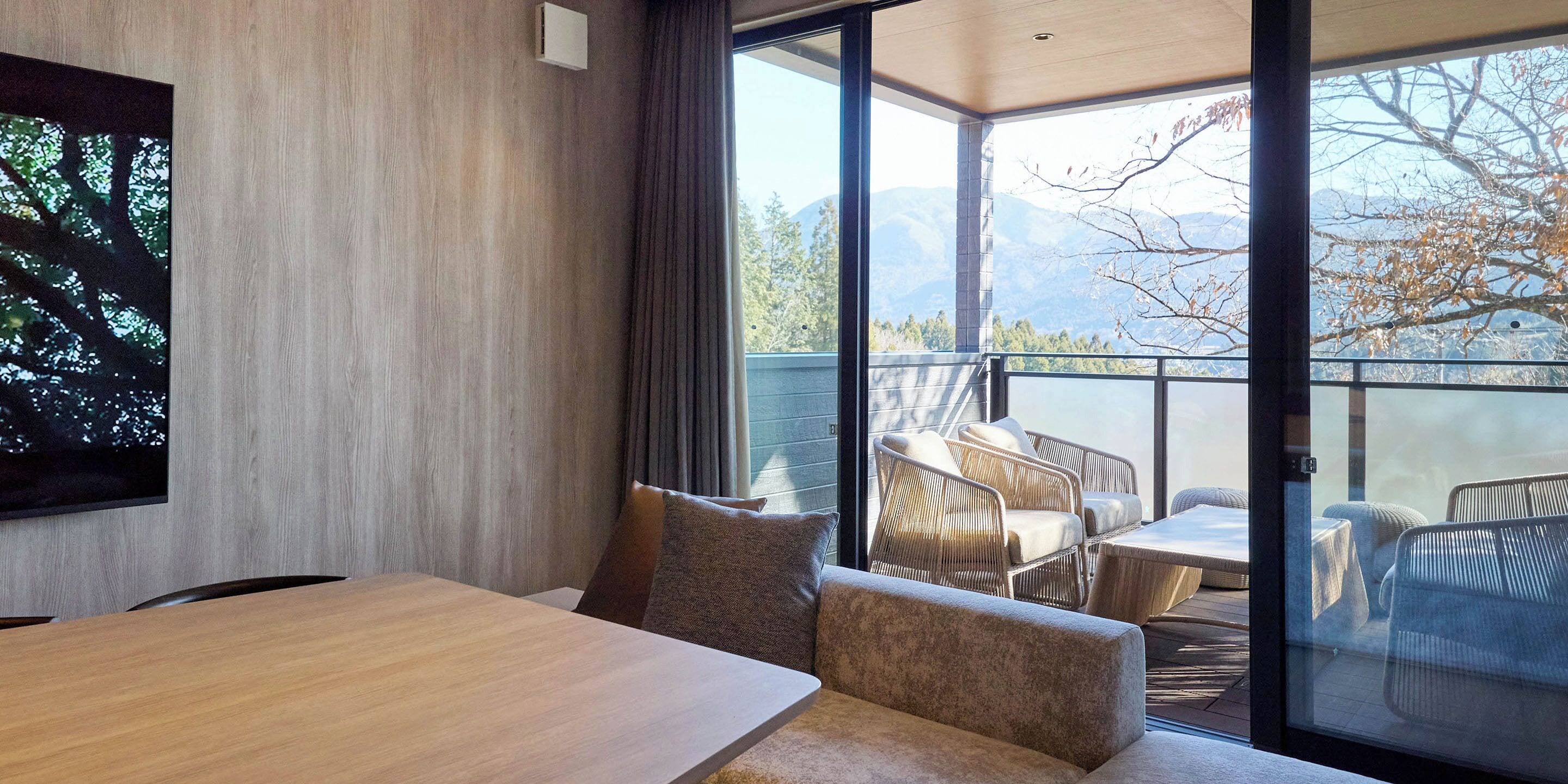 [A]2 Double Beds+2 Queen Beds+2Futon,open-air bath,Non Smoking | Balcony view