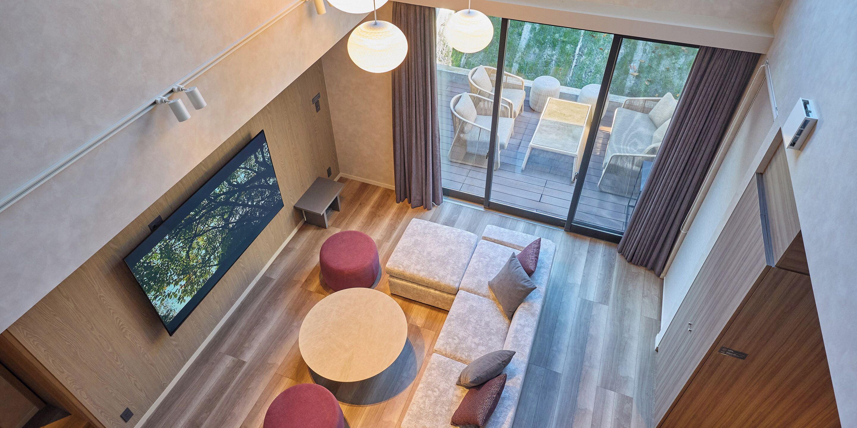 [B]2 Double Beds+4Futon,open-air bath,Non Smoking | Living area