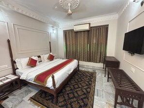 مساحة عمل للكمبيوتر المحمول وواي فاي مجانًا