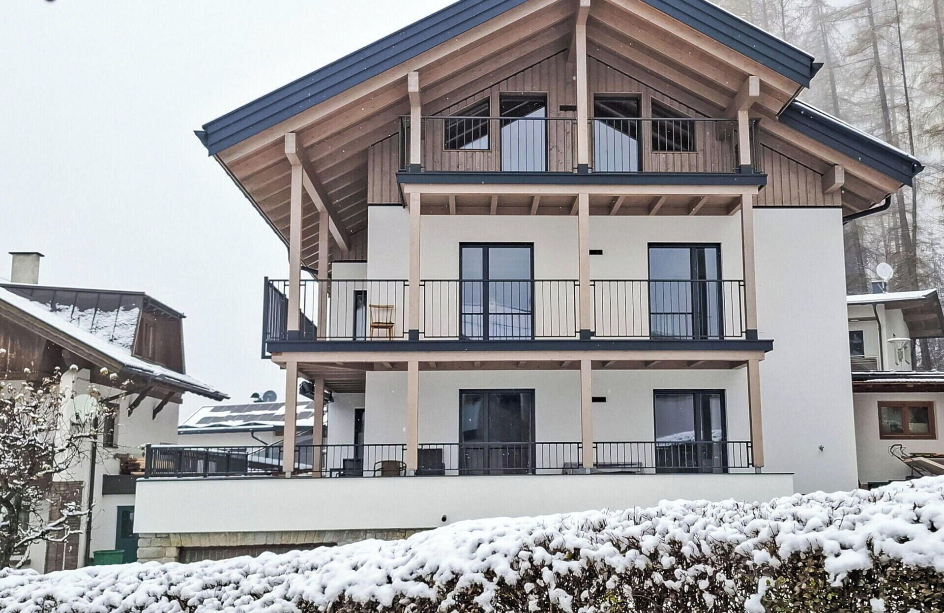 Zuhause, Haus, Wohngebiet, Dach, Hütte, Abstellgleis, Balkon, Tür, Veranda, Estate