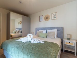 Travel crib, free WiFi - Beautiful apartment for 6 guests with A/C, WIFI, TV and balcony (Bruges)