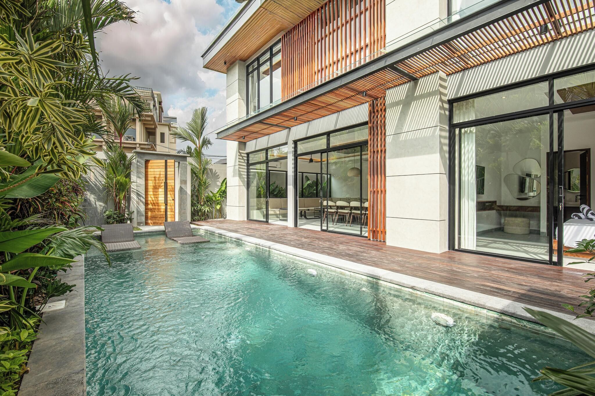 Villa (5 Bedrooms) | Exterior