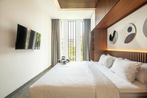 Exterior - Grand 5BR Hideaway Just Moments to Canggu Beach (Canggu)