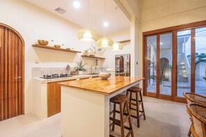 Exterior - 4BR Tropical Retreat With Private Pool Near Canggu (Canggu)