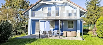 Stunning private villa for 8 people with WIFI, hot tub, TV, terrace, pets allowed and panoramic ...