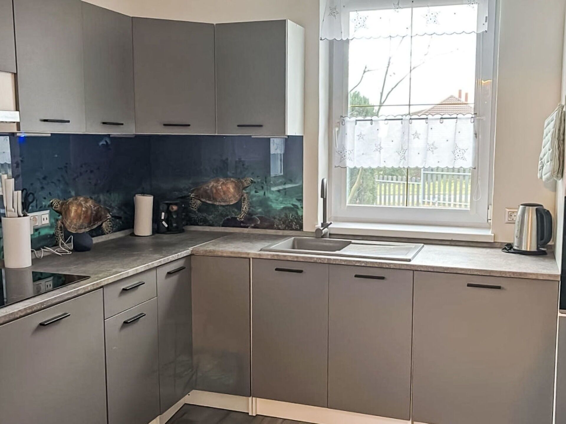 Mikrovågsugn, ugn och diskmaskin