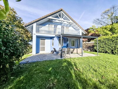 Beautiful private villa with WIFI, hot tub, TV, terrace, pets allowed and panoramic view