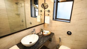 Deluxe Double Room, City View | Bathroom | Shower, towels, soap, shampoo
