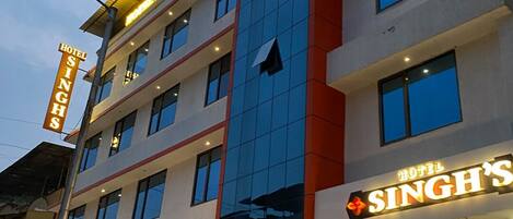 Deluxe Double Room, City View | Exterior detail