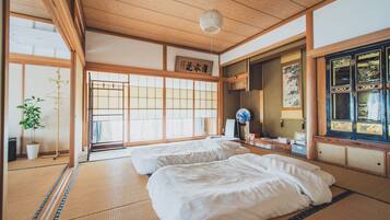 Silitysrauta/-lauta, Wi-Fi, vuodevaatteet