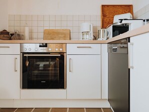 Mikrowelle, Ofen, Geschirrspüler