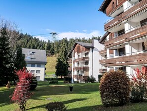 Exterior - Beautiful apartment for 4 guests with WIFI, pool, TV, balcony and panoramic view (Laax)