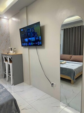 Free WiFi, bed sheets - OYO 1181 Casa Leveria (Imus)