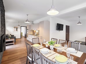 Dining - Cosy apartment for 8 guests with WIFI, TV and pets allowed (Klášterec Nad Ohří)
