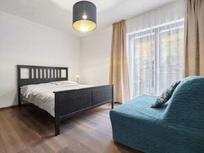 Free WiFi - Beautiful apartment for 8 guests with WIFI, TV and pets allowed (Klášterec Nad Ohří)