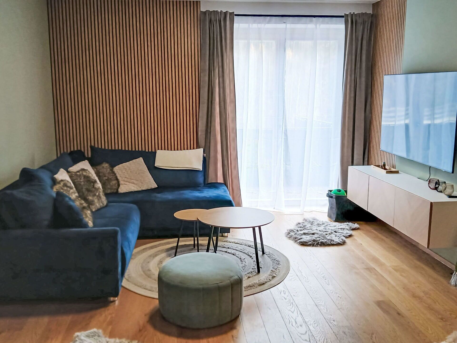 Meubles, Design Intérieur, Sol, Sol, Mur, Canapé, Bois, Pièce, Salon, Domicile