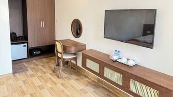 Family Triple Room | In-room safe, blackout drapes, bed sheets