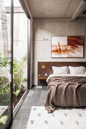 خزنة داخل الغرفة وواي فاي مجانًا