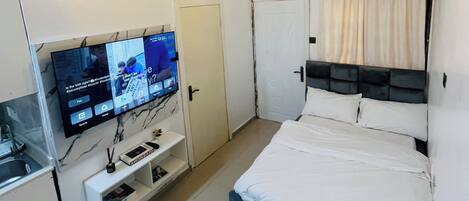 Strykjärn/strykbräda, wi-fi och sängkläder