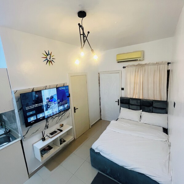 Bügeleisen/Bügelbrett, WLAN, Bettwäsche