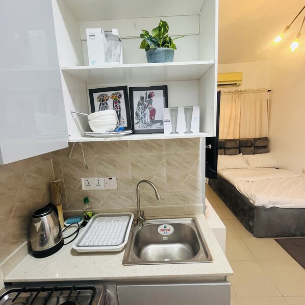 Mikrobølgeovn, ovn og kokeplater