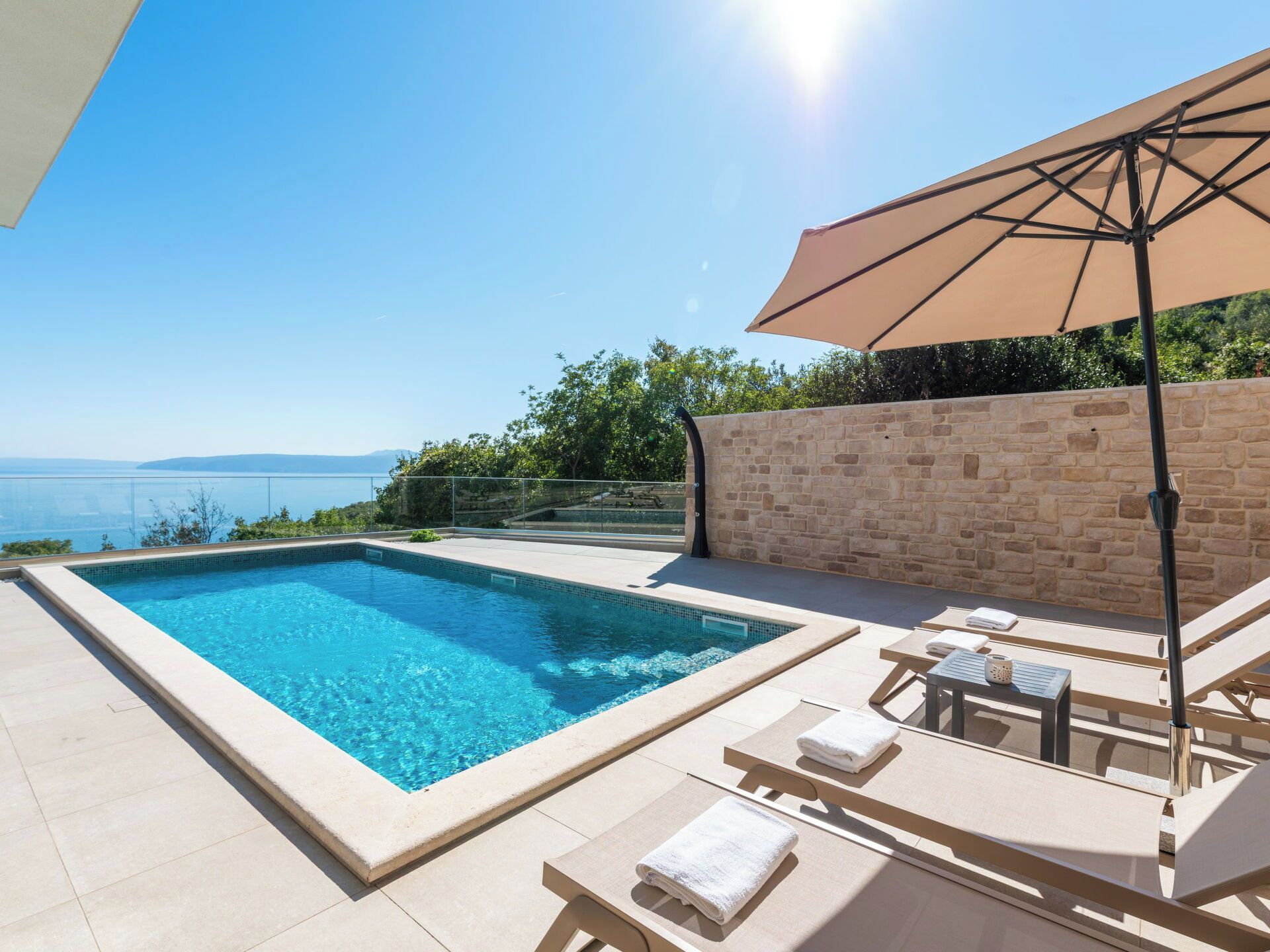 Water, Swimming Pool, Outdoor Furniture, Composite Material, Resort, Leisure, Shade, Sunlounger, Umbrella, Eco Hotel