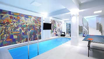 Indoor pool, outdoor pool