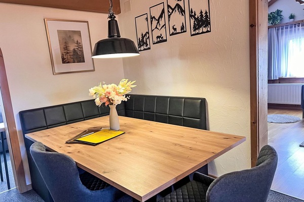 Meubles, Design Intérieur, Sol, Bois, Table, Sol, Table Cuisine Et Salle A Manger, Éclairage, Luminaire, Salle À Manger