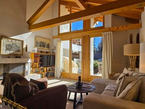 Télévision, cheminée