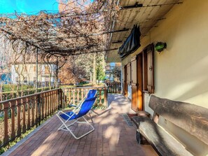 Terrace/patio - Lovely apartment for 8 guests with WIFI, TV, patio and panoramic view (Carisolo)