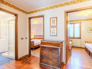 Cuna de viaje y wifi gratis 