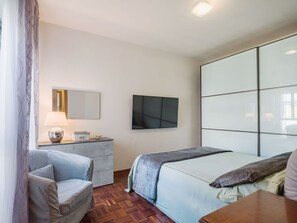 Travel cot, free WiFi, bed sheets - Nice apartment for 4 people with WIFI, A/C, TV and patio (Vecchiano-nodica)