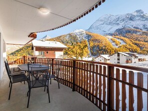 Outdoor dining - Nice apartment for 8 people with WIFI, TV and balcony (Saas-fee)