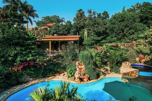 Outdoor pool - Hotel Noesis  (Kampala)